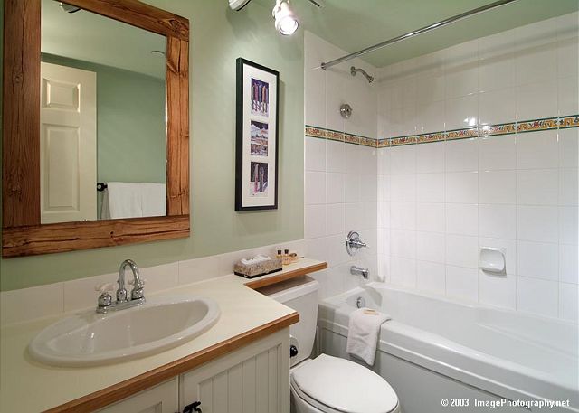 Whistler Aspens on Blackcomb Accommodation 562 Bathroom